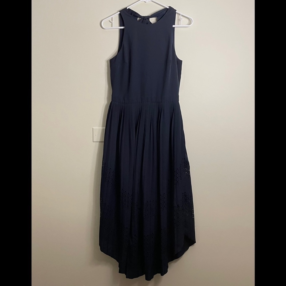 Banana‎ Republic curved hem laser cutout navy blue women’s semi formal dress
